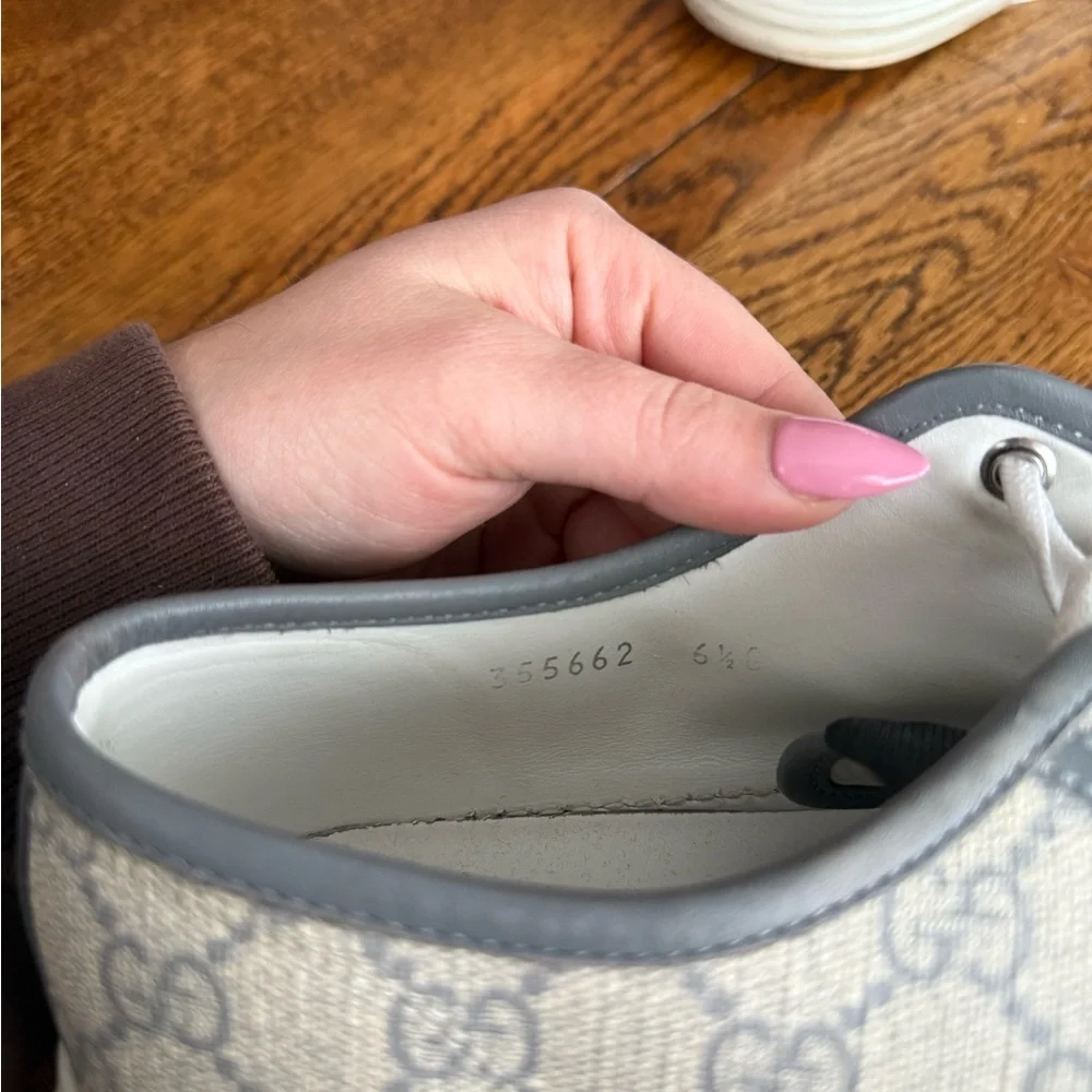Gucci GG Supreme Canvas Low ‘Beige Gray’ Sneakers